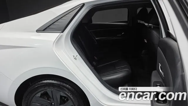 Hyundai Avante CN7 — Фото автомобиля 12