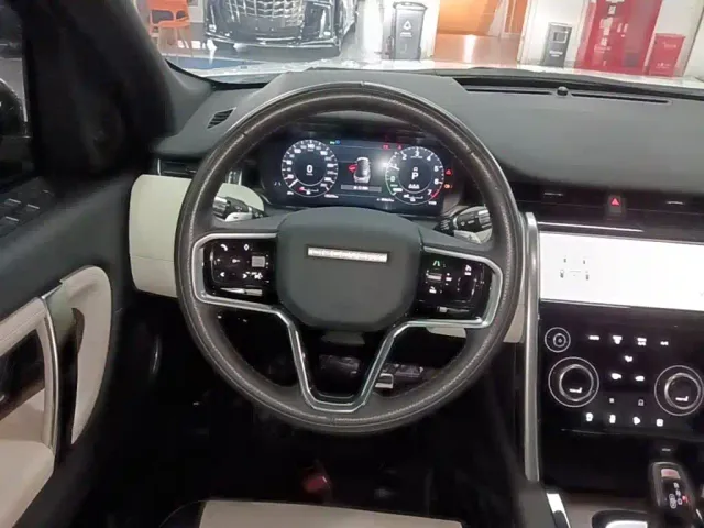 Land Rover Discovery Sport — Фото автомобиля 10