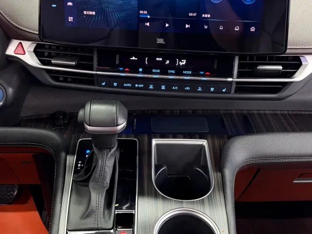 Toyota Sienna — Фото автомобиля 6