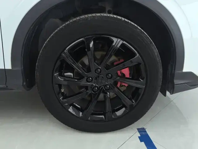 Geely Binyue — Фото автомобиля 6