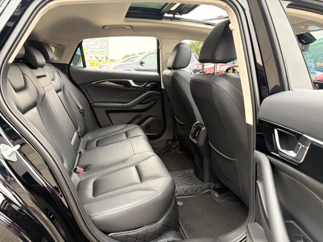 Bestune B70 — Фото автомобиля 18