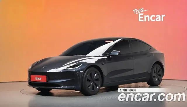 Фотография автомобиля — Tesla Model 3