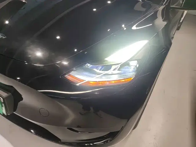 Tesla Model Y — Фото автомобиля 23