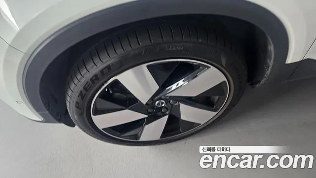 Volvo C40 Recharge — Фото автомобиля 4