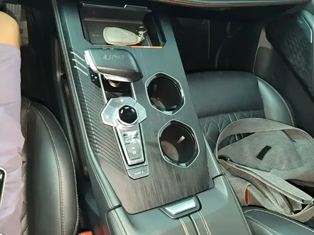 Changan Changan UNI-K 2021 2.0T Excellence — Фото автомобиля 13
