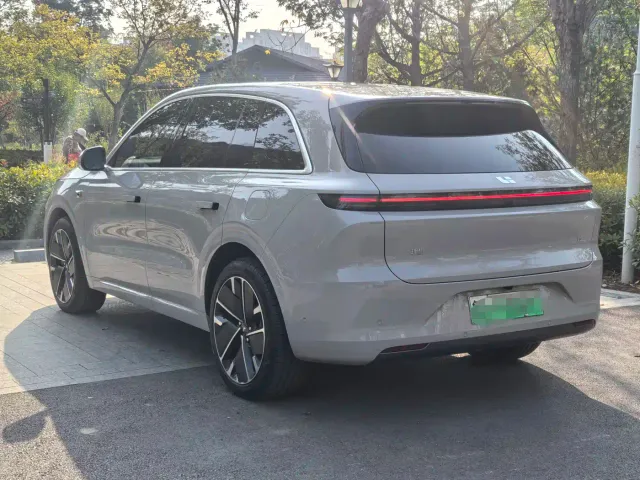Li Auto L6 — Фото автомобиля 9