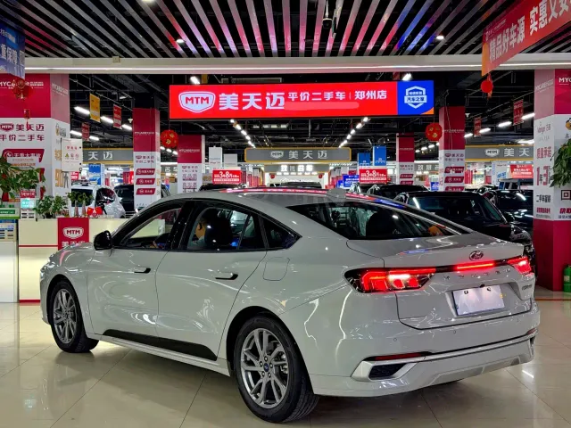 Ford Mondeo — Фото автомобиля 9