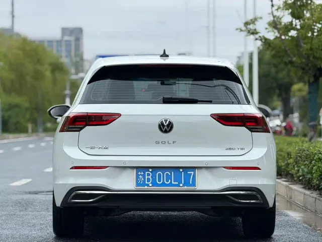 Volkswagen Golf — Фото автомобиля 5