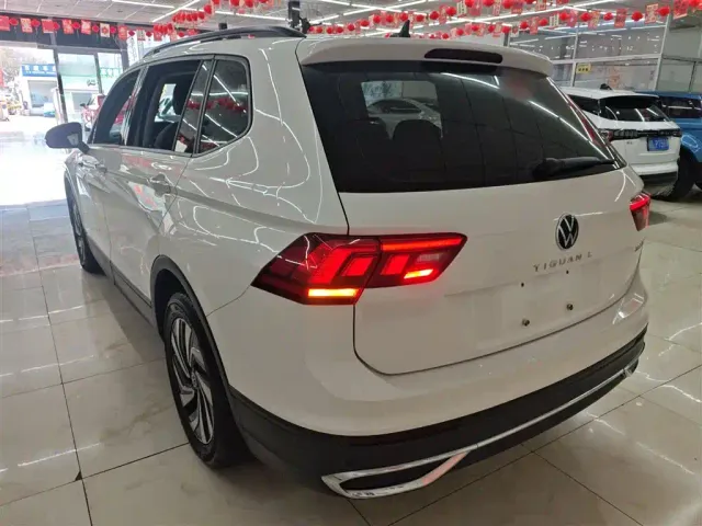 Volkswagen Tiguan L — Фото автомобиля 4