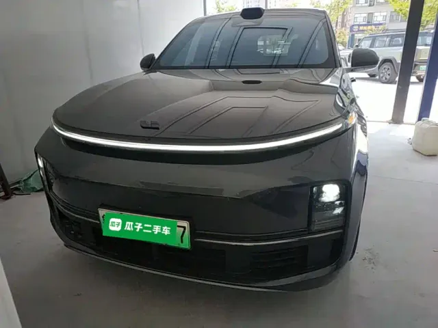 Li Auto L8 — Фото автомобиля 2