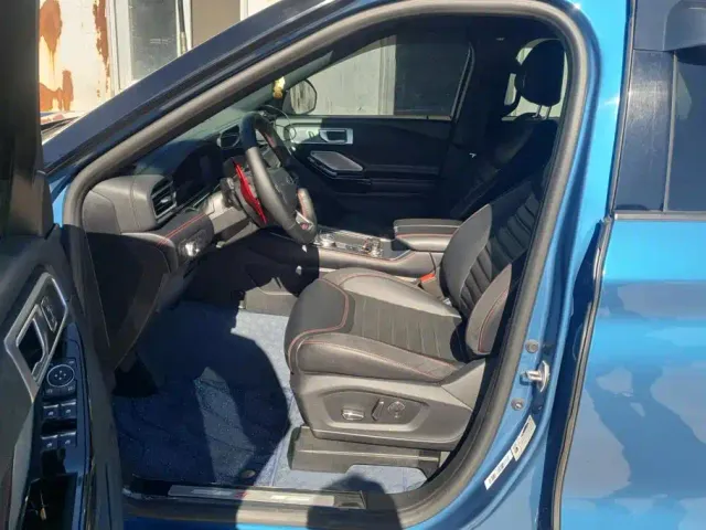 Ford Explorer — Фото автомобиля 8