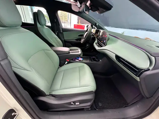Hongqi EH7 — Фото автомобиля 19