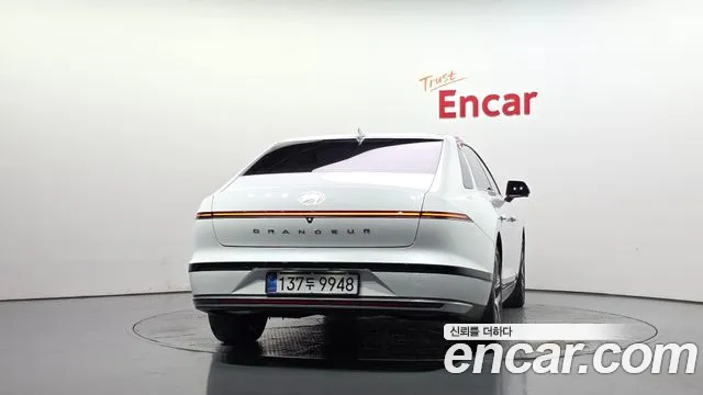 Hyundai Grandeur GN7 — Фото автомобиля 4