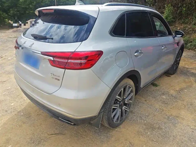 Hongqi HS5 — Фото автомобиля 6