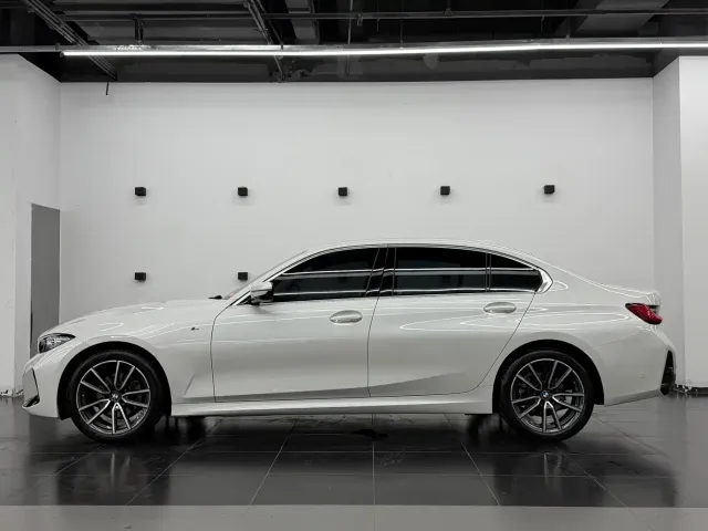 BMW BMW 3 Series 2023 325Li M Sport Package — Фото автомобиля 3