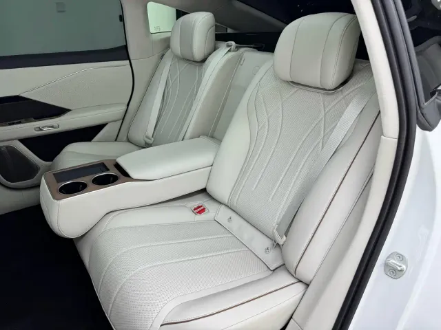 Toyota BoZhi 7 — Фото автомобиля 26