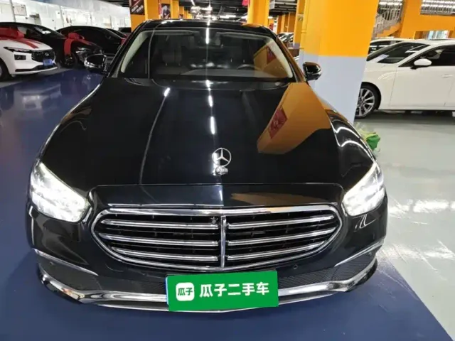 Mercedes-Benz E-Class — Фото автомобиля 2