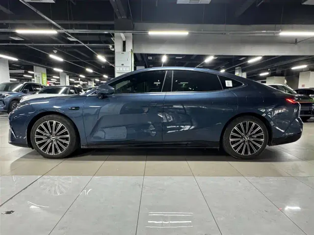 Geely Galaxy Xingyao 8 — Фото автомобиля 3