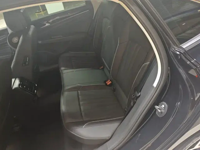 Volkswagen Passat — Фото автомобиля 16