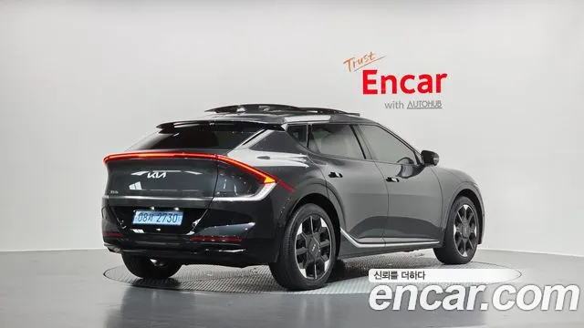 Kia EV6 — Фото автомобиля 2