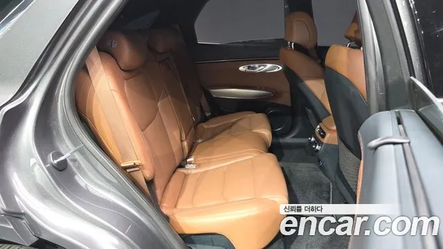 Genesis GV70 — Фото автомобиля 18
