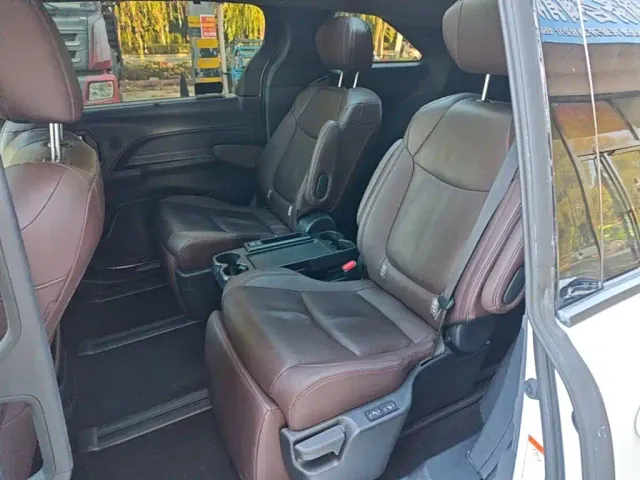 Toyota Granvia — Фото автомобиля 16
