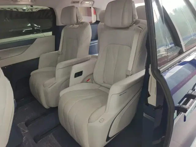 Buick Buick GL8 New Energy 2024 Land Honor Luxury Edition 6-Seater — Фото автомобиля 16