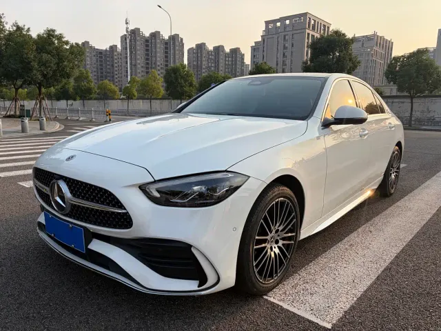 Фотография автомобиля — Mercedes-Benz C-Class