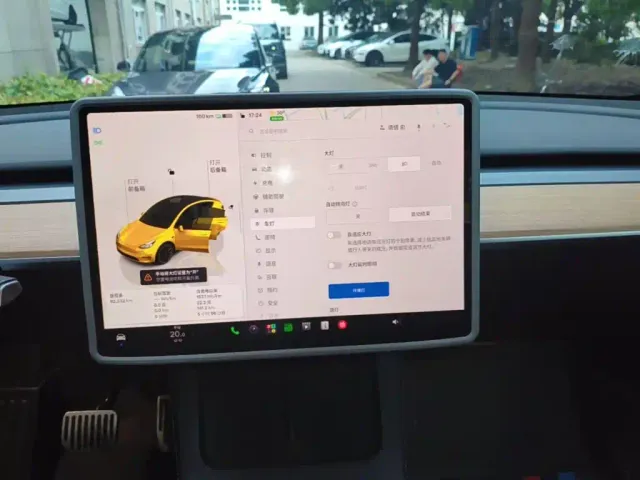 Tesla Model Y — Фото автомобиля 12