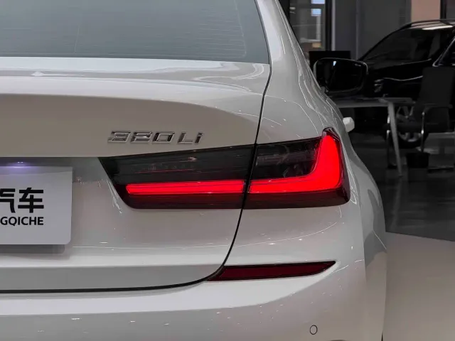 BMW 3 Series — Фото автомобиля 6