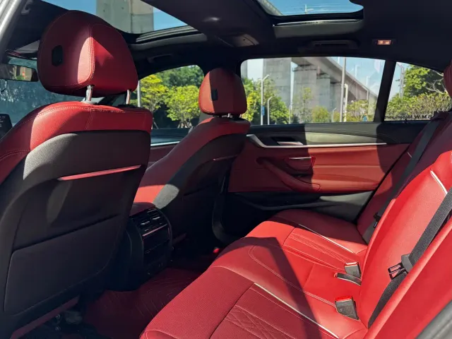 BMW 5 Series — Фото автомобиля 6