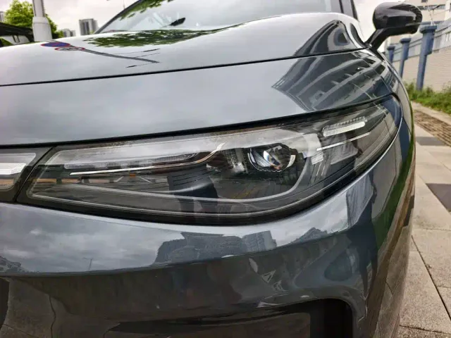 Leapmotor C10 — Фото автомобиля 13