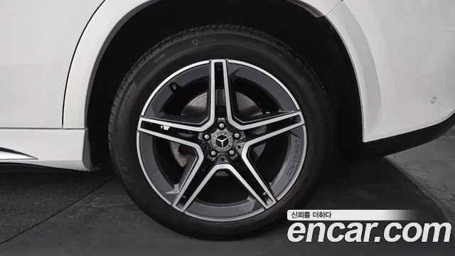 Mercedes-Benz GLS-Class — Фото автомобиля 15
