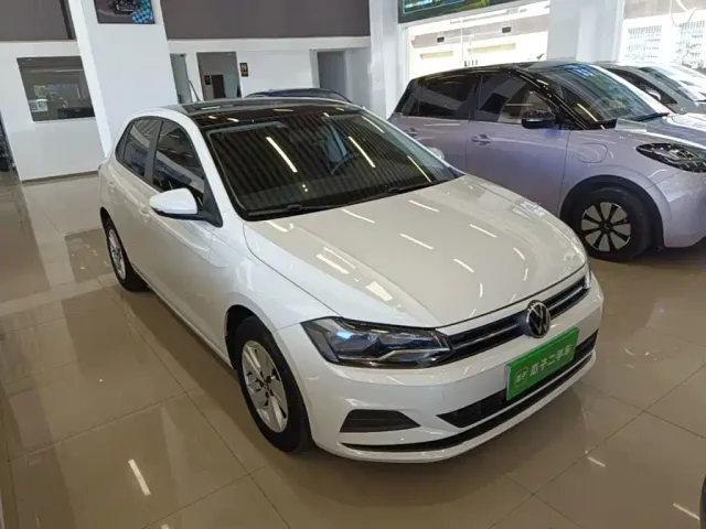 Volkswagen Polo — Фото автомобиля 3