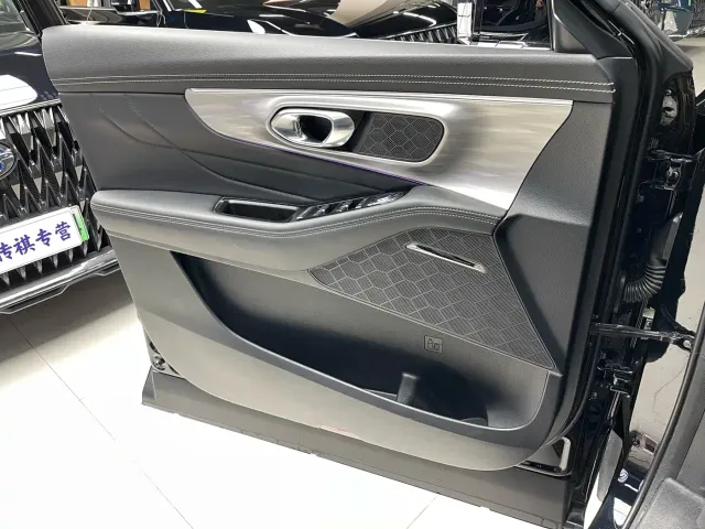 GAC Trumpchi GS8 — Фото автомобиля 11