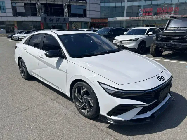 Hyundai Elantra — Фото автомобиля 4