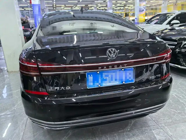 Volkswagen Passat — Фото автомобиля 5