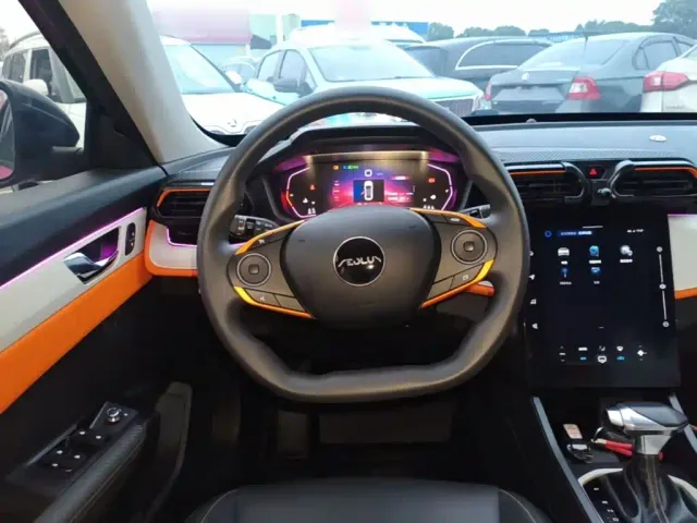 Dongfeng Yixuan — Фото автомобиля 10