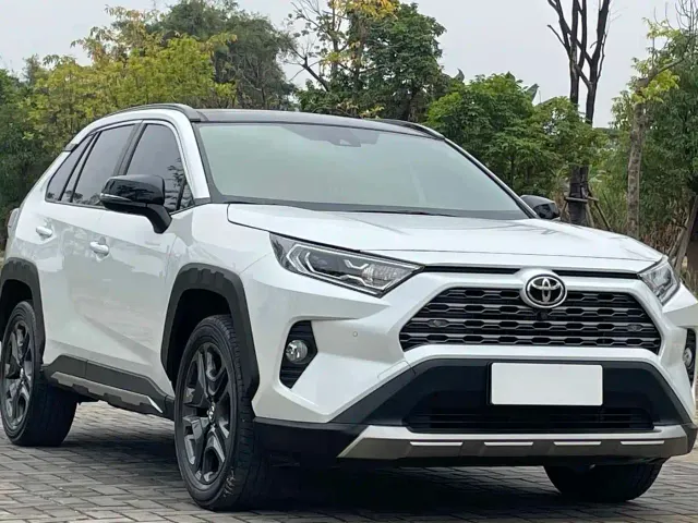 Toyota RAV4 — Фото автомобиля 4