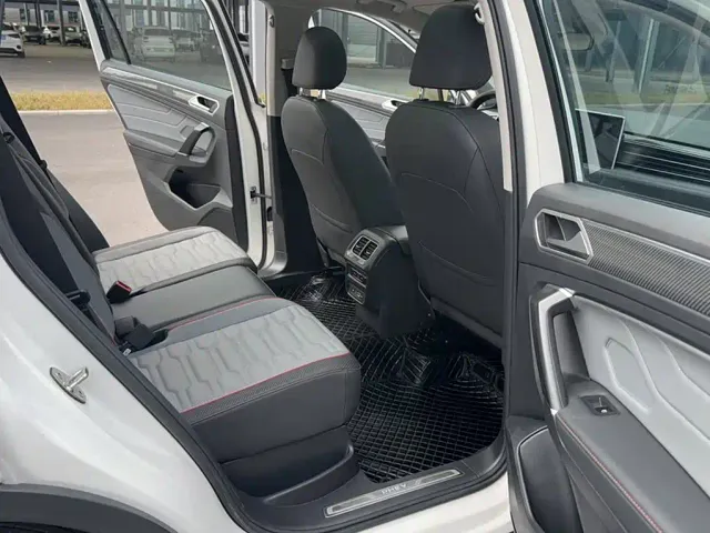 Volkswagen Tiguan L PHEV — Фото автомобиля 21