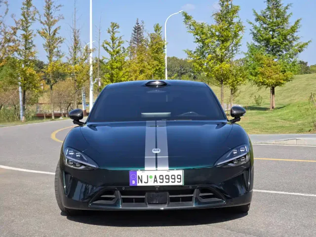 Xiaomi SU7 — Фото автомобиля 3
