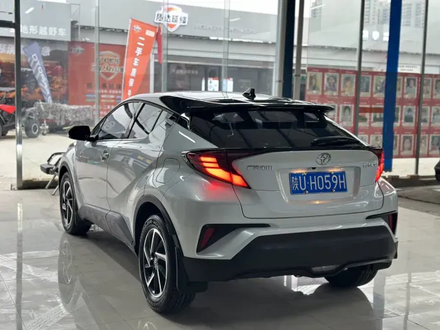 Toyota C-HR — Фото автомобиля 11