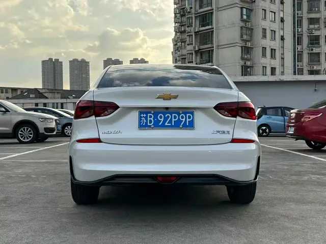 Chevrolet Monza — Фото автомобиля 9