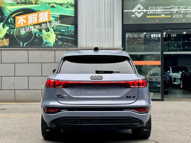 Audi Q6L e-tron — Фото автомобиля 6