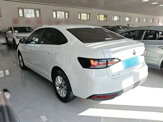 Volkswagen Lavida — Фото автомобиля 4