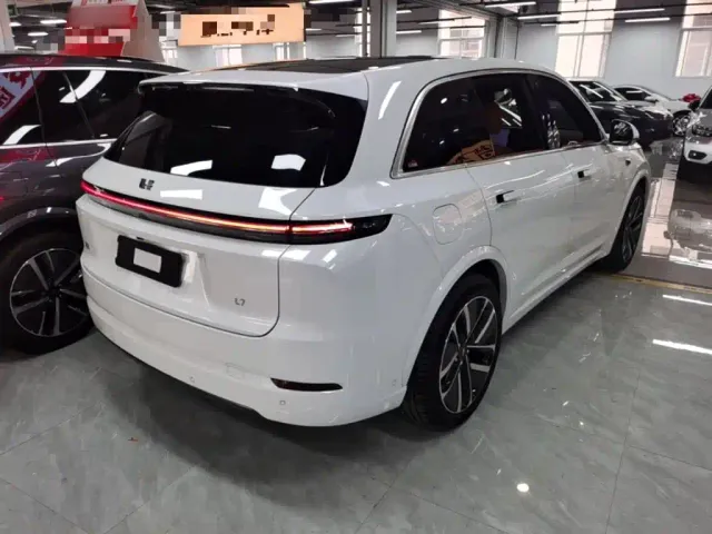Li Auto L7 — Фото автомобиля 4