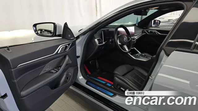 BMW i4 — Фото автомобиля 15