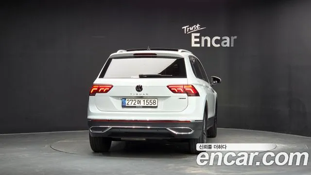 Volkswagen Tiguan — Фото автомобиля 4