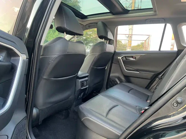 Toyota RAV4 — Фото автомобиля 10