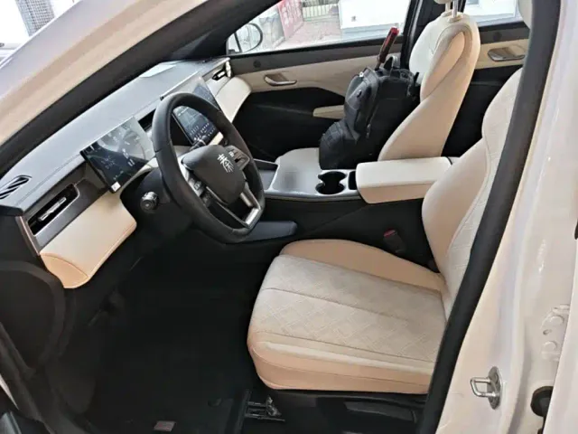 BYD Qin PLUS — Фото автомобиля 14